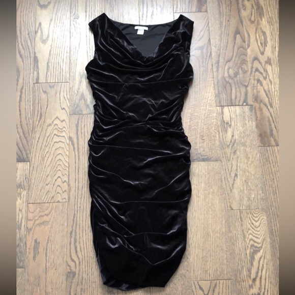 H&M Dresses & Skirts - H&M Velvet Dress